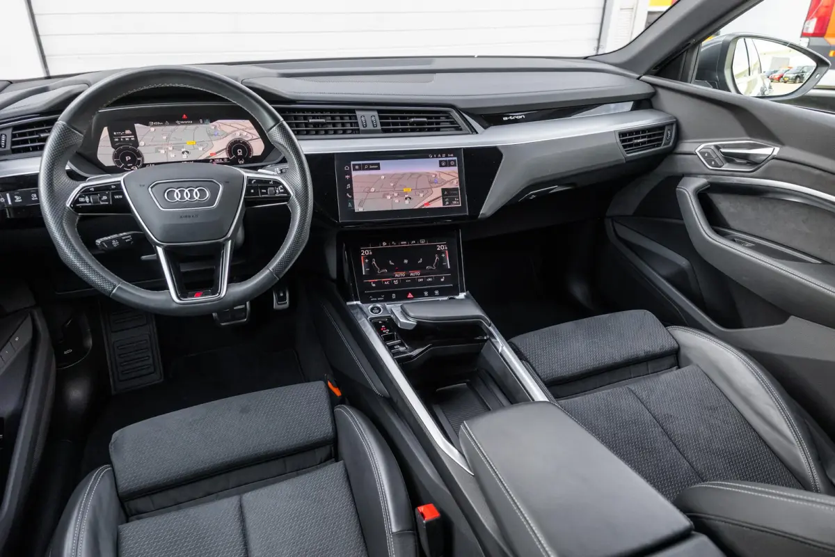 55 408pk quattro S edition 115 kWh | 22'' velgen | Luchtvering | Apple Carplay/Android Auto