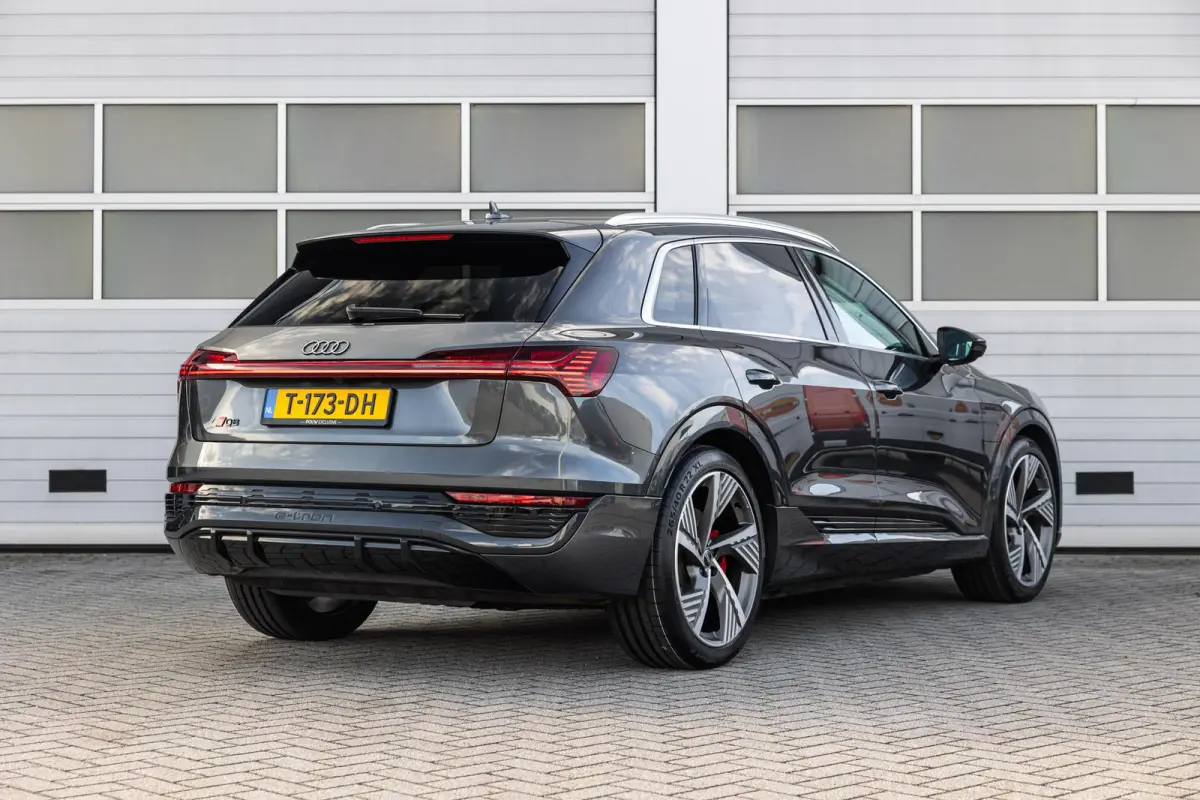 55 408pk quattro S edition 115 kWh | 22'' velgen | Luchtvering | Apple Carplay/Android Auto