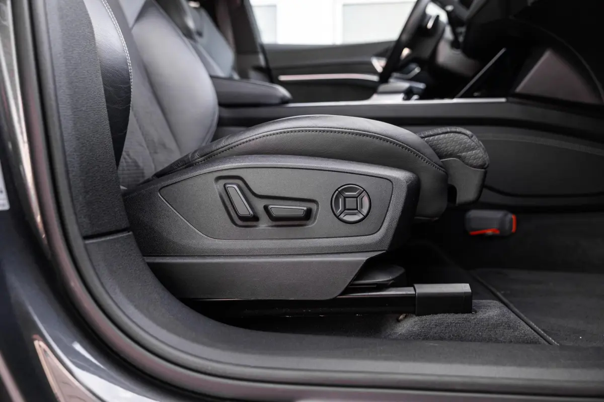 55 408pk quattro S edition 115 kWh | 22'' velgen | Luchtvering | Apple Carplay/Android Auto