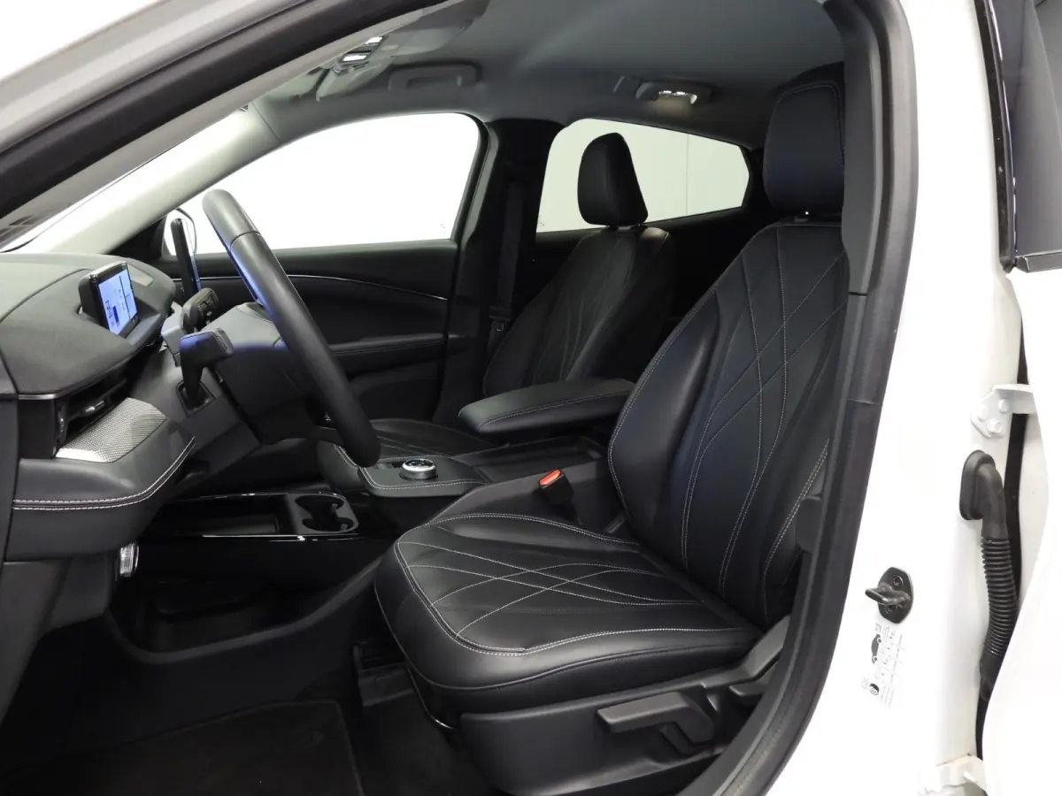 RWD 75 kWh LEER/NAVI/360CAM/LED/B&O/18"LMV!