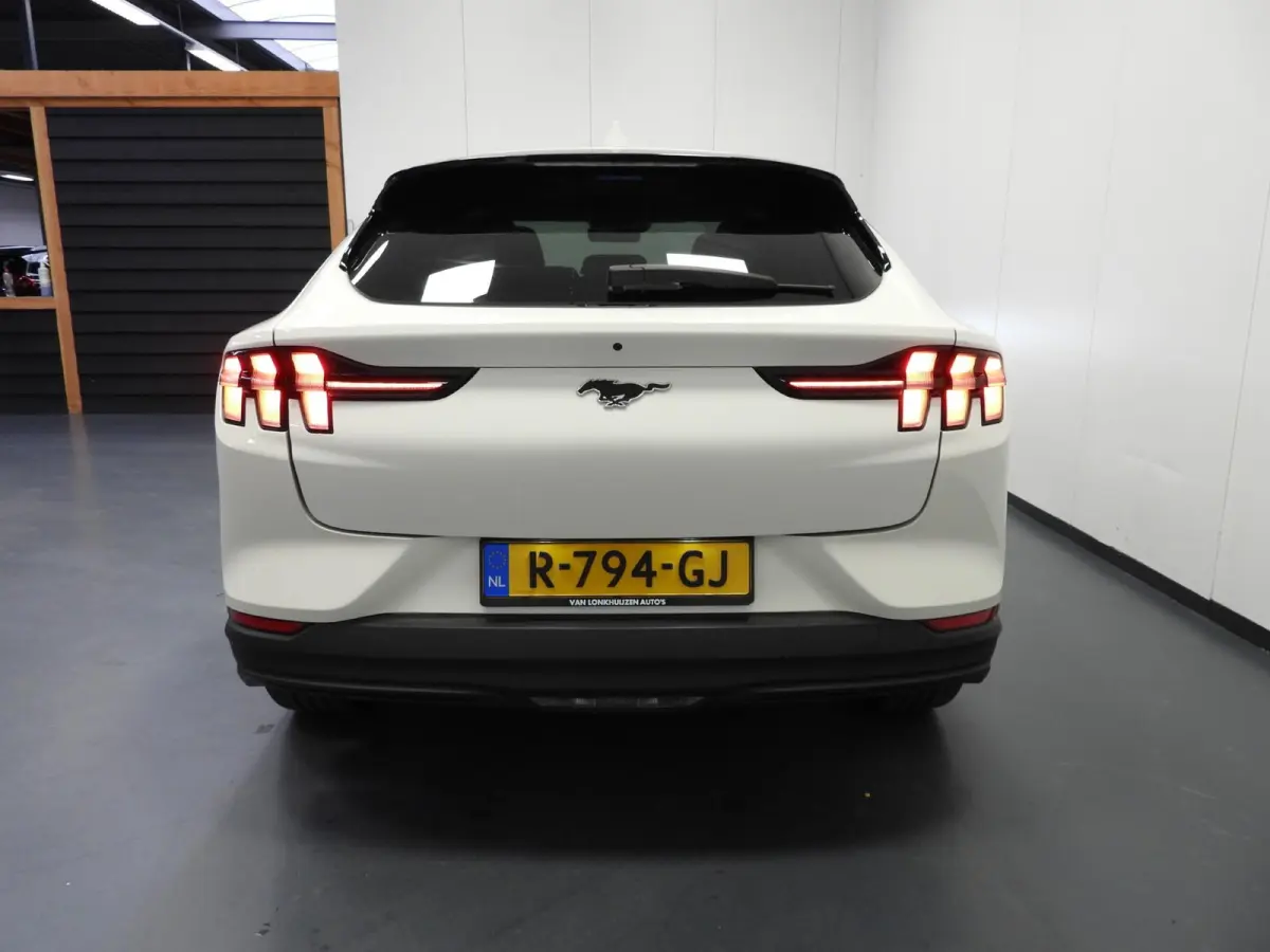 RWD 75 kWh LEER/NAVI/360CAM/LED/B&O/18"LMV!