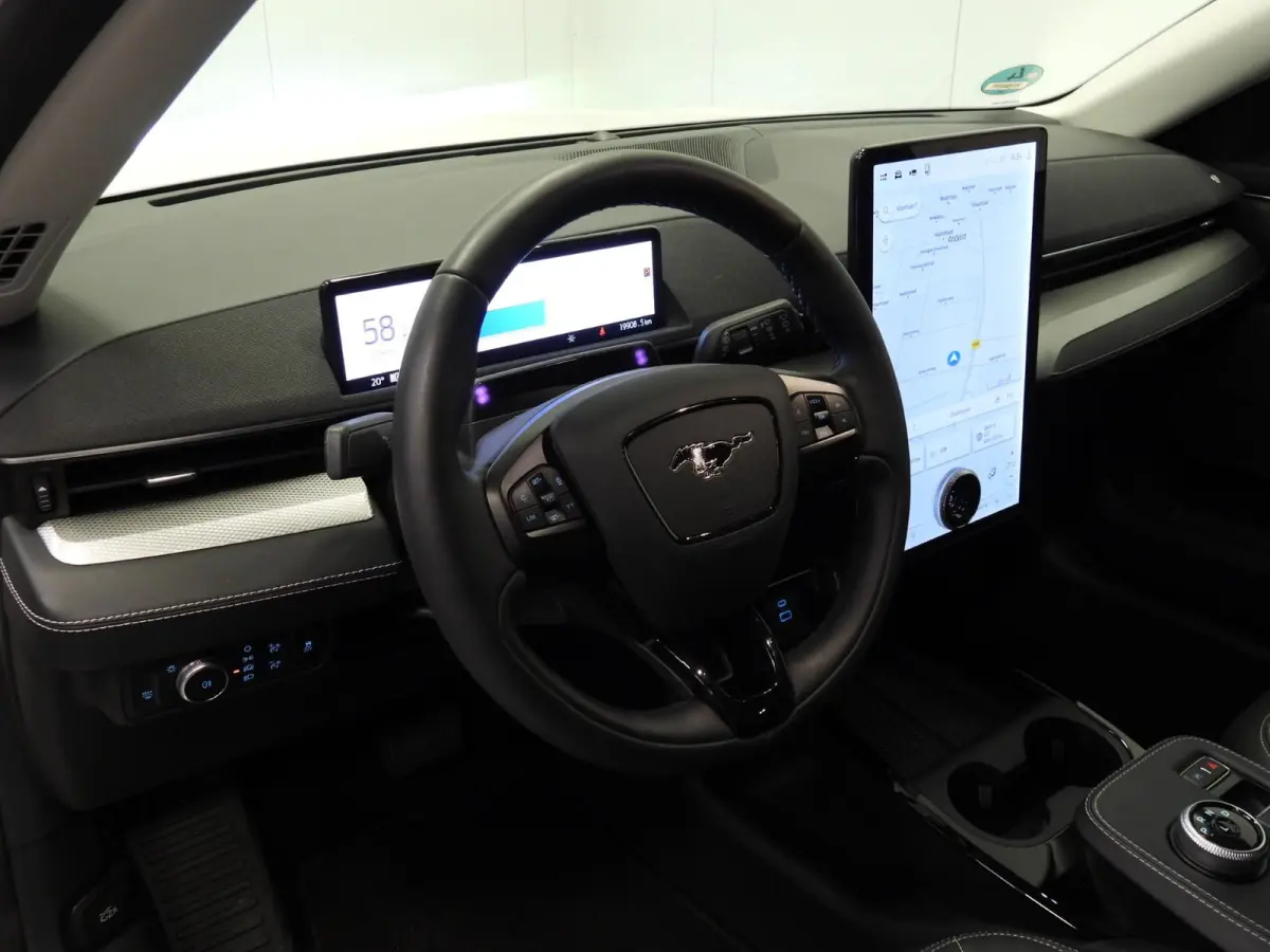 RWD 75 kWh LEER/NAVI/360CAM/LED/B&O/18"LMV!