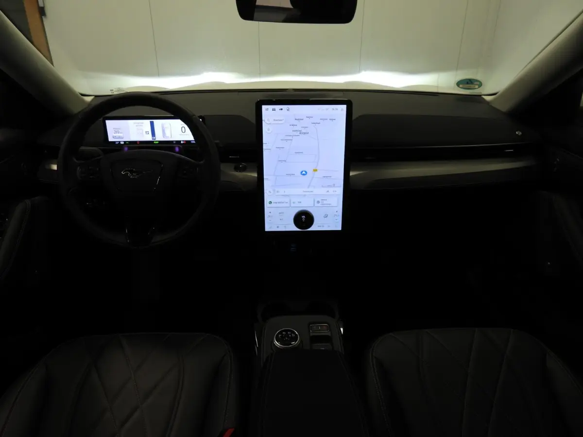 RWD 75 kWh LEER/NAVI/360CAM/LED/B&O/18"LMV!