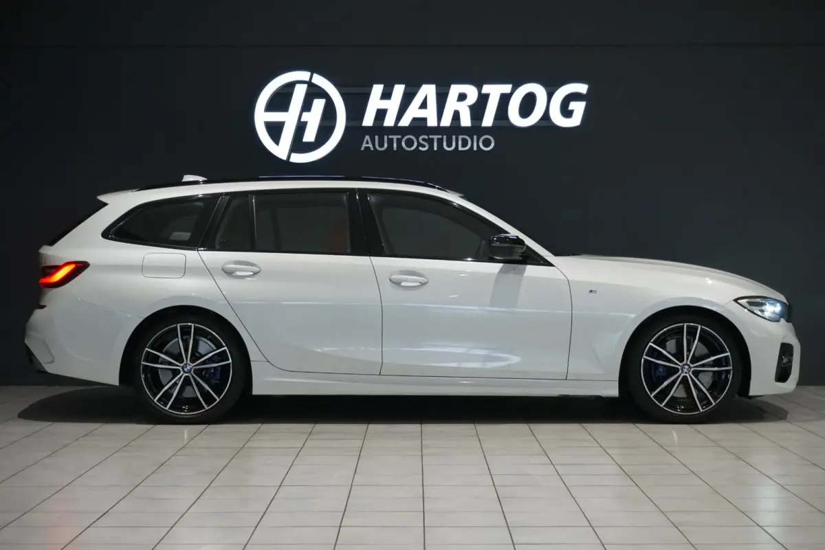 330i High Executive Edition M + INDIVIDUAL LEDER / MINERALWEISS METALLIC / M-PERFORMANCE