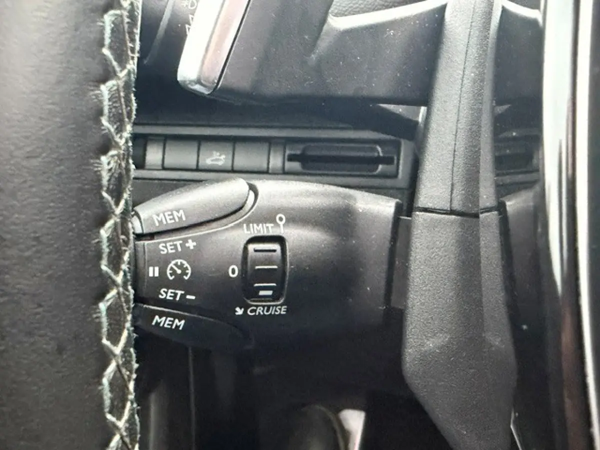 1.2 PureTech Crossway Pano 7P. Keyless Leer Navi!!