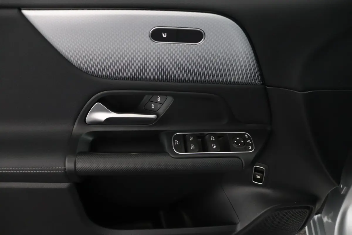 180 Business Solution | Apple Carplay/Android Auto | trekhaak |