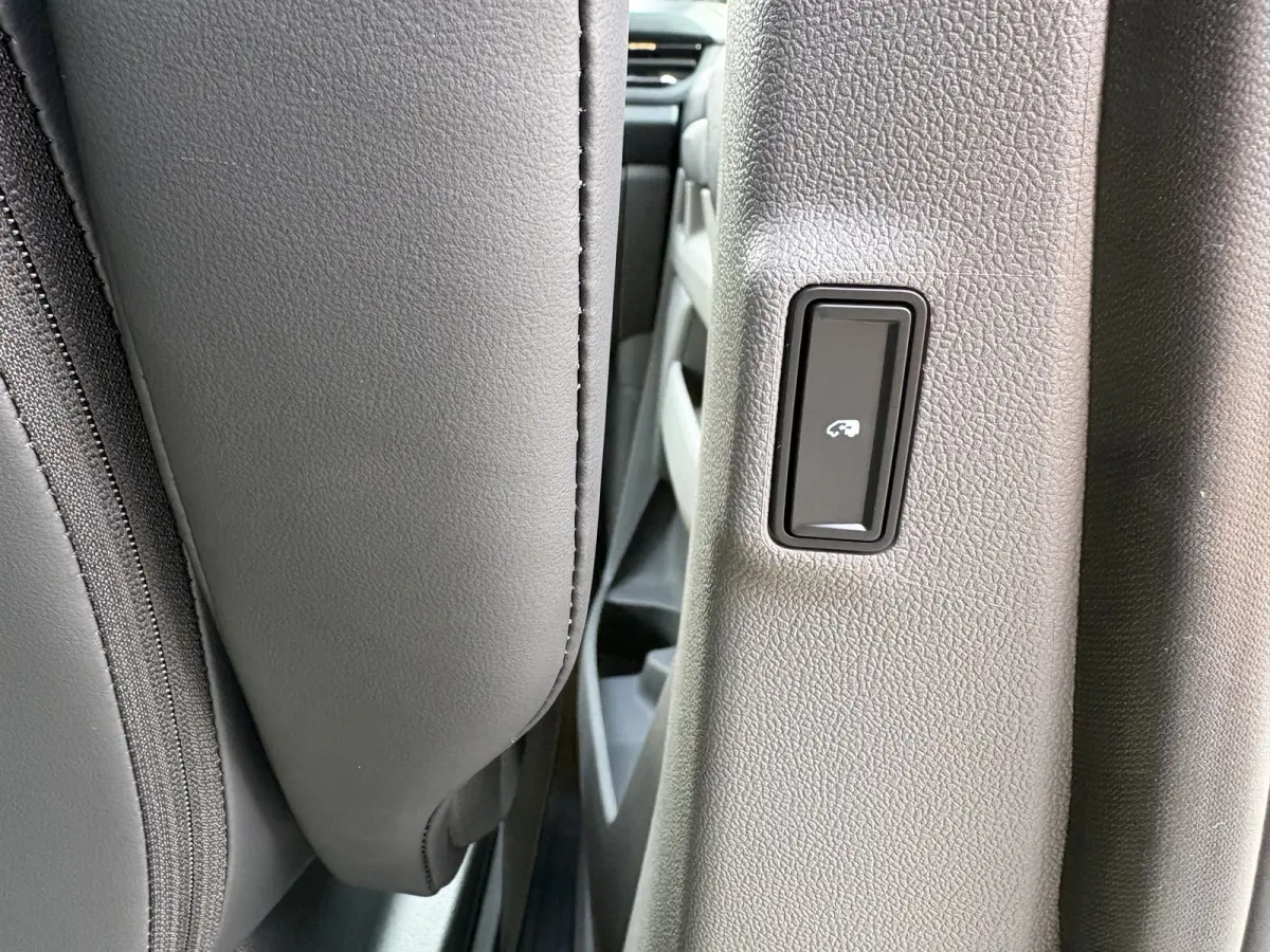Tourneo 340 2.5 PHEV L2H1 Titanium X | Ex.BTW/Incl.BPM | FULL OPTIONS! | E-Trekhaak | Panodak | Elek. zijschuifdeuren | AGR-stoelen | etc. etc.