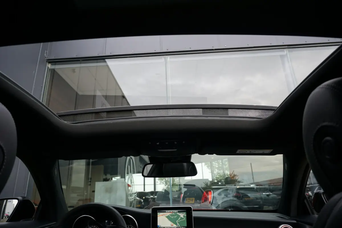 250 AMG-line 211PK + PANORAMA / CAMERA / STOELVERWARMING