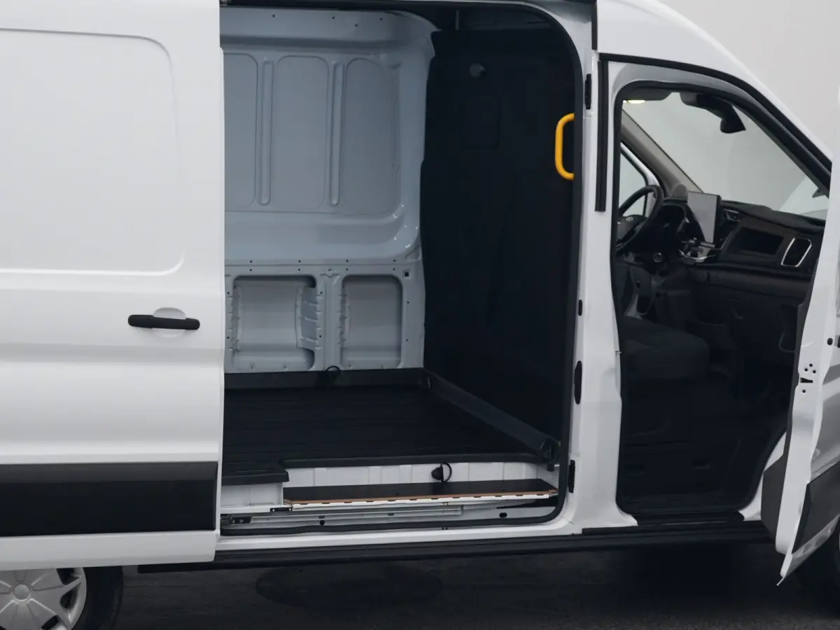 350 L3H2 Trend 68 kWh | STOELVERWARMING