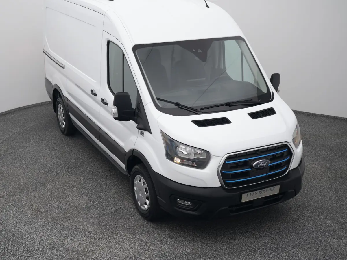 350 L3H2 Trend 68 kWh | STOELVERWARMING