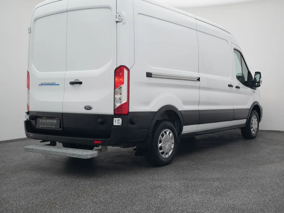 350 L3H2 Trend 68 kWh | STOELVERWARMING