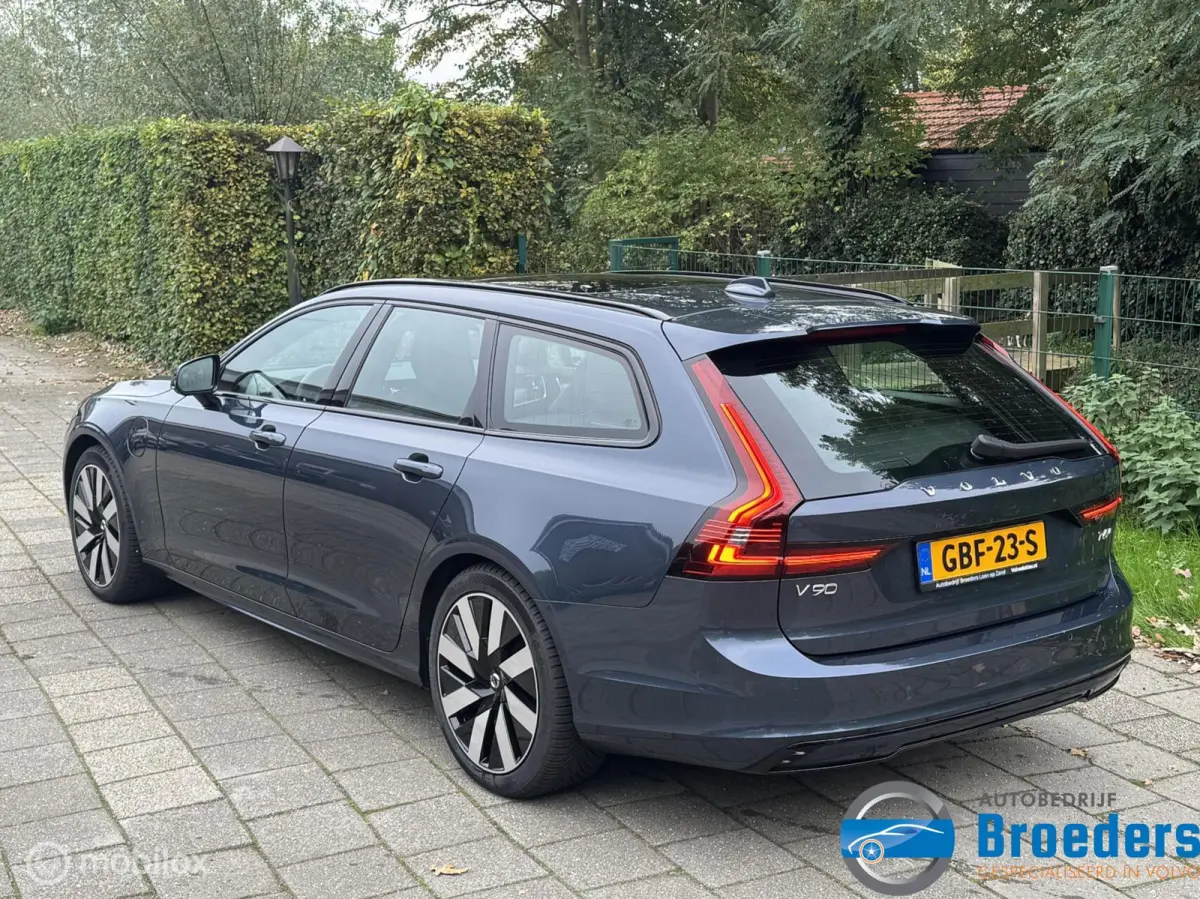 2.0 T6 Plug-in hybrid AWD Plus Dark