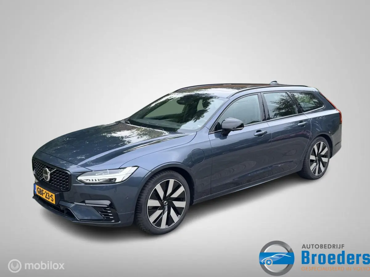 2.0 T6 Plug-in hybrid AWD Plus Dark