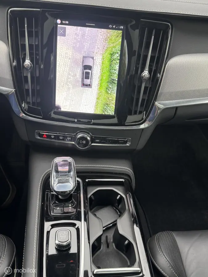 2.0 T6 Plug-in hybrid AWD Plus Dark