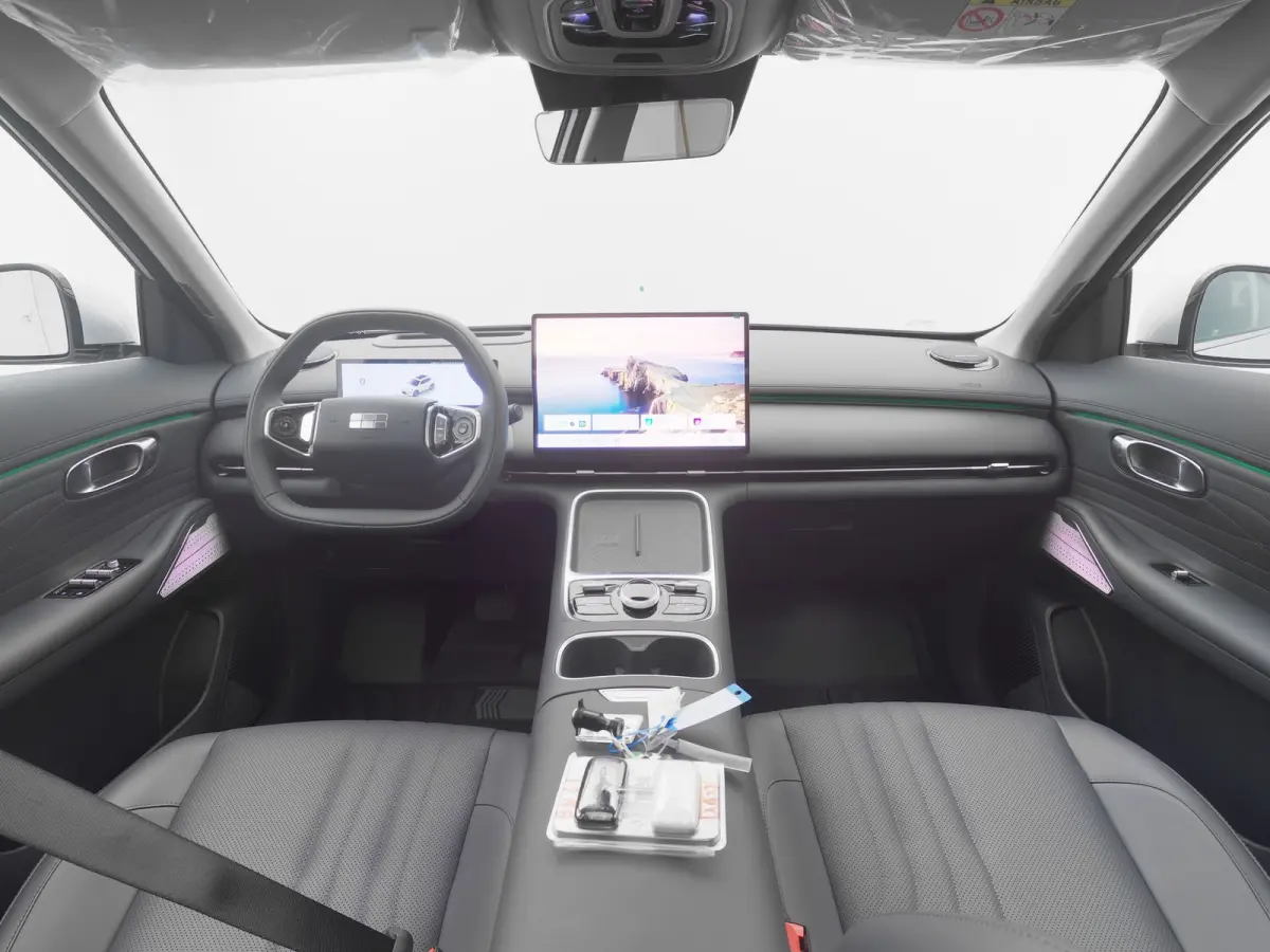 NEW | 1.5 Max+ | 18x BESCHIKBAAR | 136 KM ELEKTRISCH | PANO | HUD | ADAPTIVE | STOEL- EN STUURVERW. + VENT. + MASSAGE