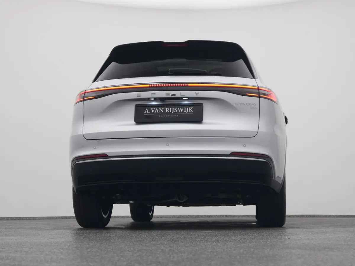 NEW | 1.5 Max+ | 18x BESCHIKBAAR | 136 KM ELEKTRISCH | PANO | HUD | ADAPTIVE | STOEL- EN STUURVERW. + VENT. + MASSAGE