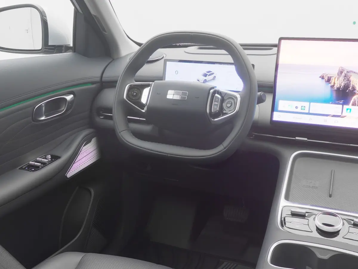 NEW | 1.5 Max+ | 18x BESCHIKBAAR | 136 KM ELEKTRISCH | PANO | HUD | ADAPTIVE | STOEL- EN STUURVERW. + VENT. + MASSAGE