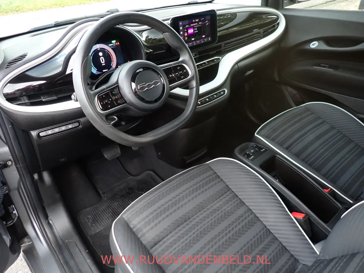 42kWh 88%SOH PASSION CARPLAY / DAB / 16-INCH / CCS