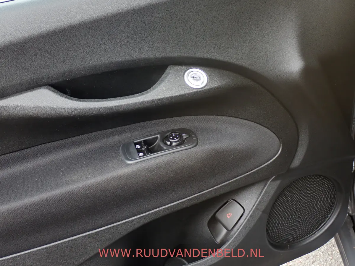 42kWh 88%SOH PASSION CARPLAY / DAB / 16-INCH / CCS