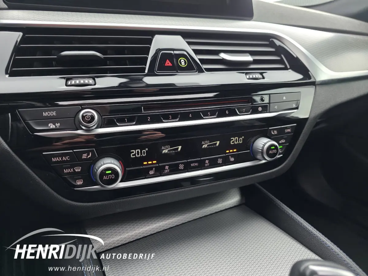 530i xDrive High Executive M Sport Pano / 360 Camera / H&K / Navi / Elek Aklep