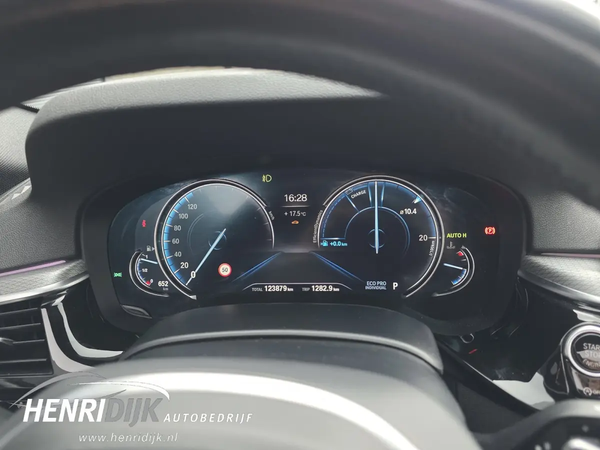 530i xDrive High Executive M Sport Pano / 360 Camera / H&K / Navi / Elek Aklep