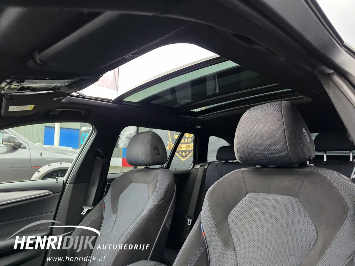 530i xDrive High Executive M Sport Pano / 360 Camera / H&K / Navi / Elek Aklep
