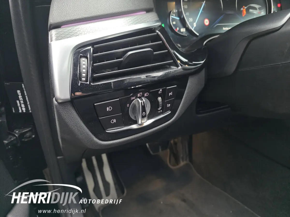 530i xDrive High Executive M Sport Pano / 360 Camera / H&K / Navi / Elek Aklep