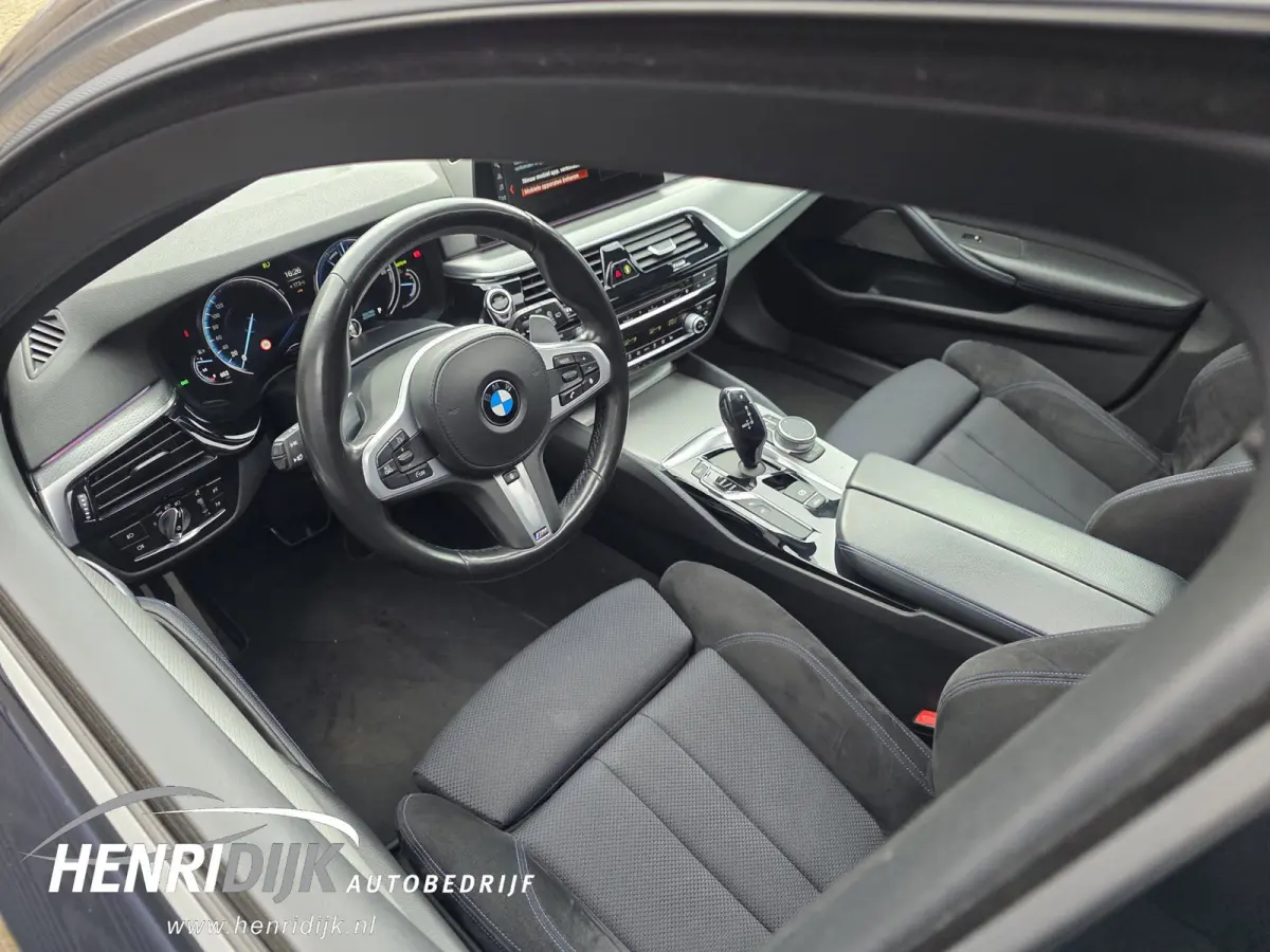 530i xDrive High Executive M Sport Pano / 360 Camera / H&K / Navi / Elek Aklep