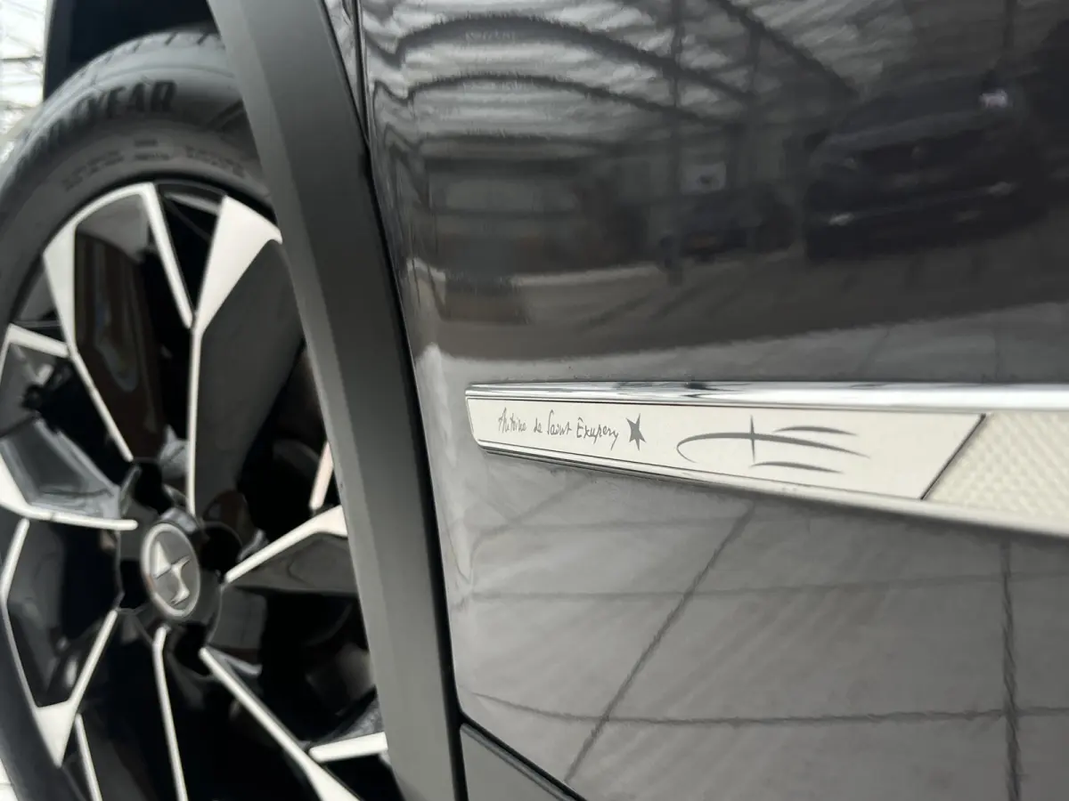 Antoine de saint Exupéry 54 kWh | SOH 98% | Camera rondom | Keyless | €500,- per maand*