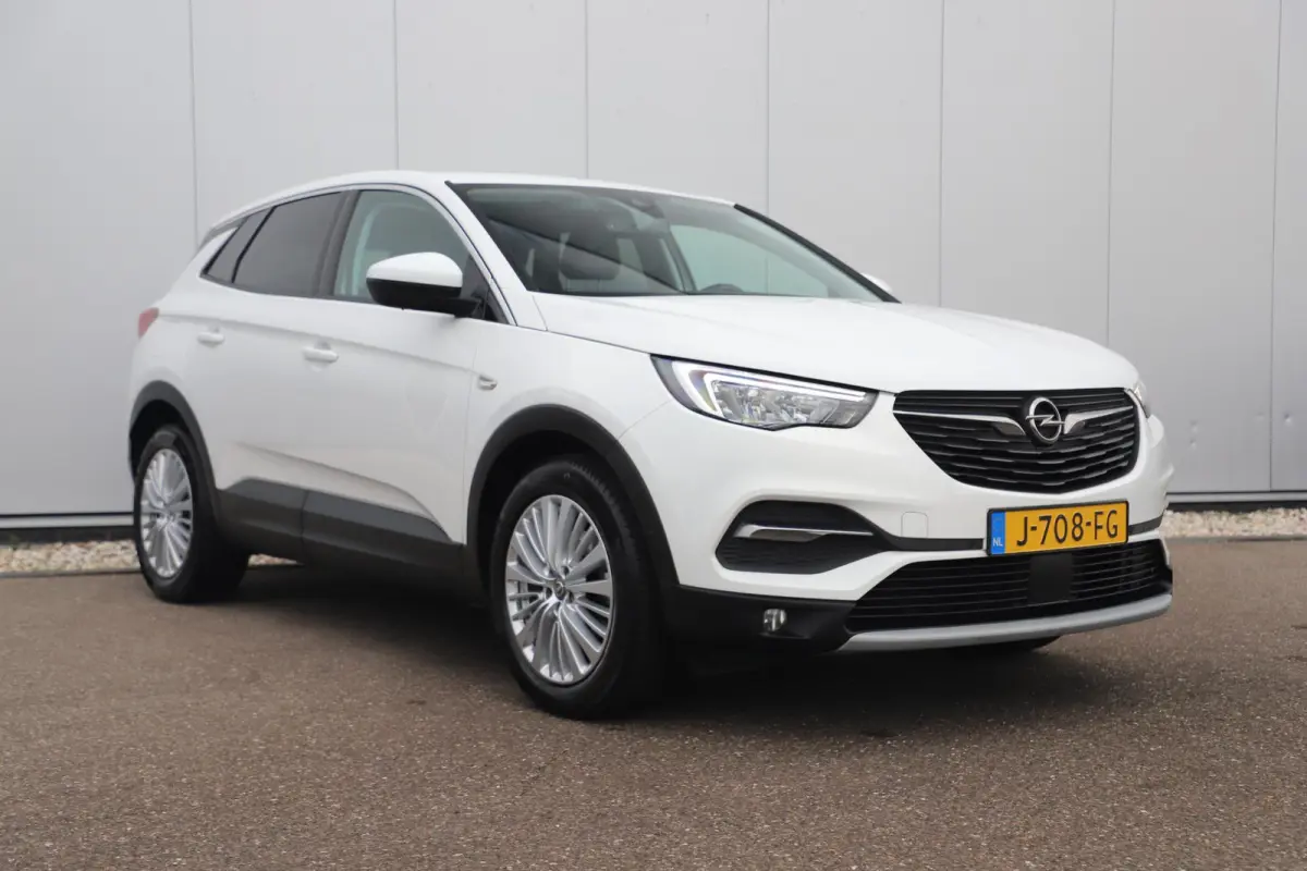 1.2 Turbo Innovation 131PK NIEUWE DB RIEM! Navigatie Achteruitrijcamera Sportstoelen Carplay Android Climate Cruise Control