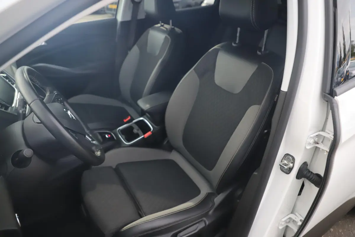1.2 Turbo Innovation 131PK NIEUWE DB RIEM! Navigatie Achteruitrijcamera Sportstoelen Carplay Android Climate Cruise Control