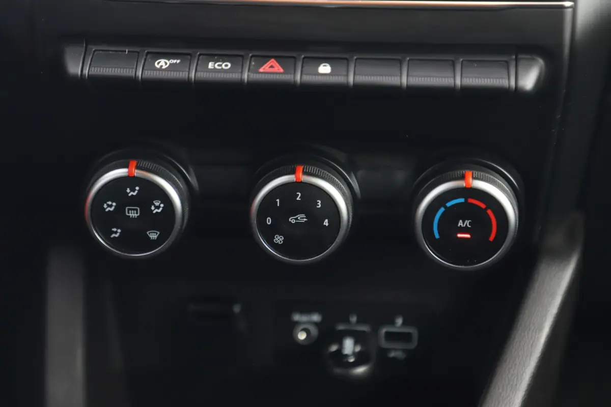 1.0 TCe Zen Trekhaak Navigatie Airco Cruise Control Rijstrooksensor LED