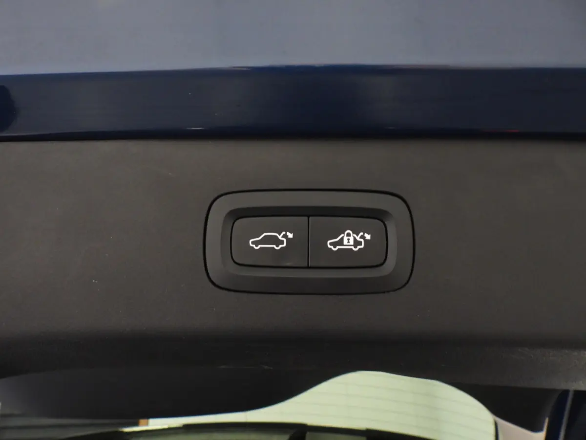 1.5 PHEV BlackEdition NAVI/360CAM/SCHUIFDAK/LED/20"LMV!