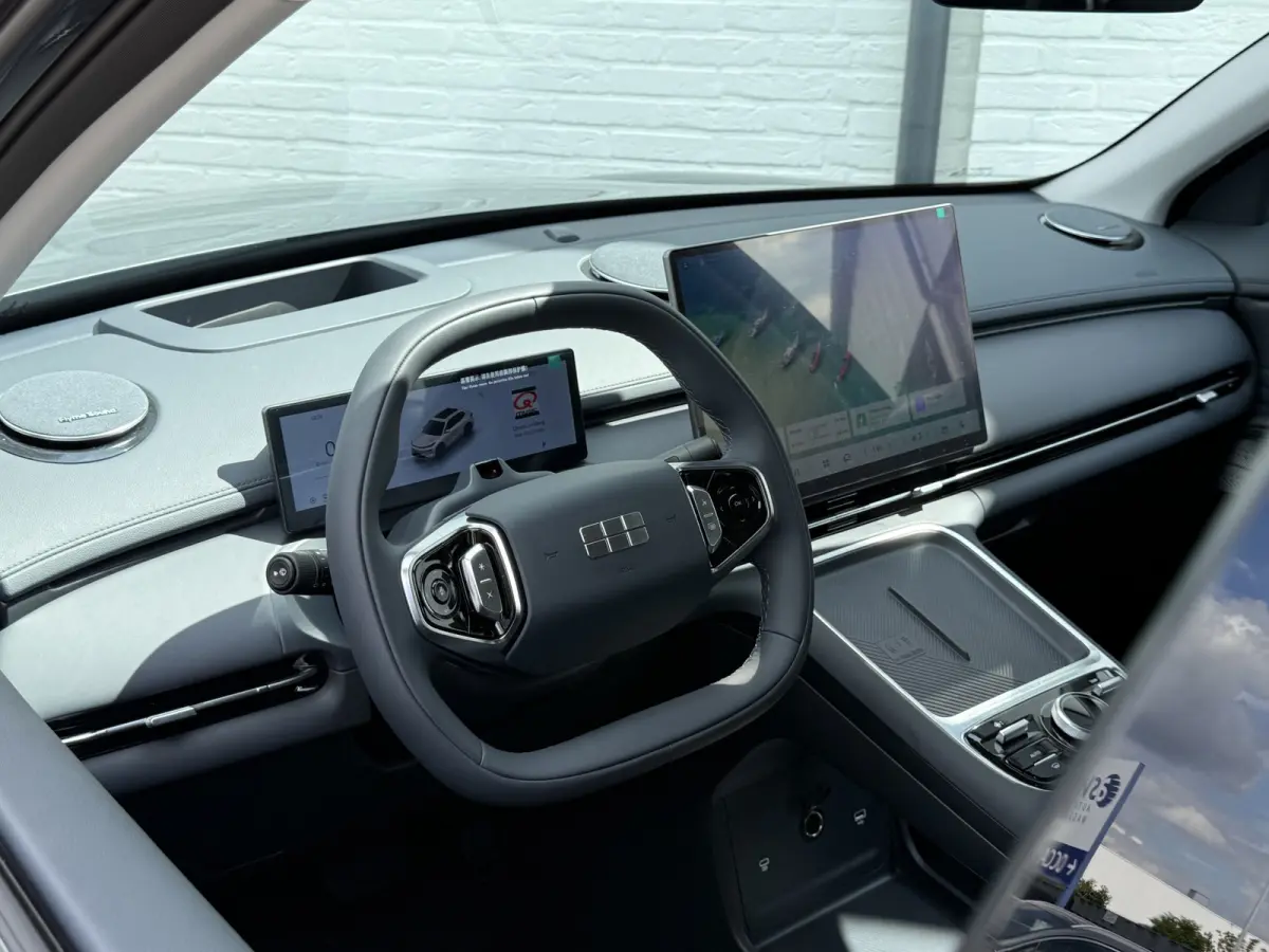 1.5 Max+ PHEV | Long Range | 8 jaar garantie | Geely Specialist | Pano