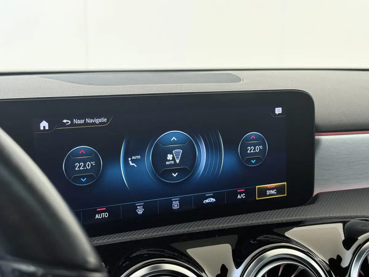 180 Business Solution AMG Premium Plus /Panoramadak /Memory /Keyless /Night-Pakket