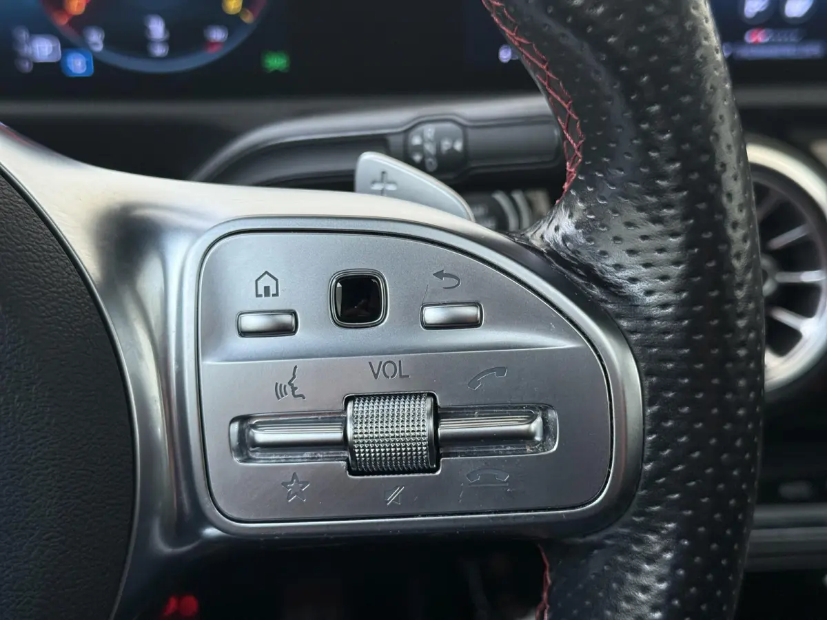 180 Business Solution AMG Premium Plus /Panoramadak /Memory /Keyless /Night-Pakket