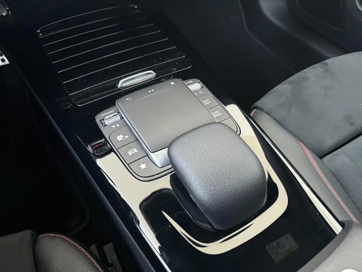 180 Business Solution AMG Premium Plus /Panoramadak /Memory /Keyless /Night-Pakket