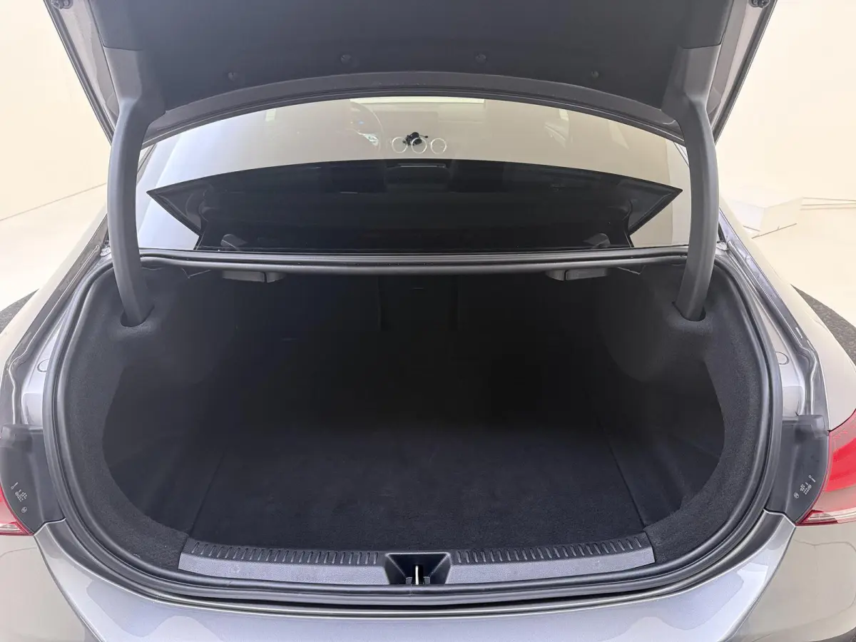 180 Business Solution AMG Premium Plus /Panoramadak /Memory /Keyless /Night-Pakket