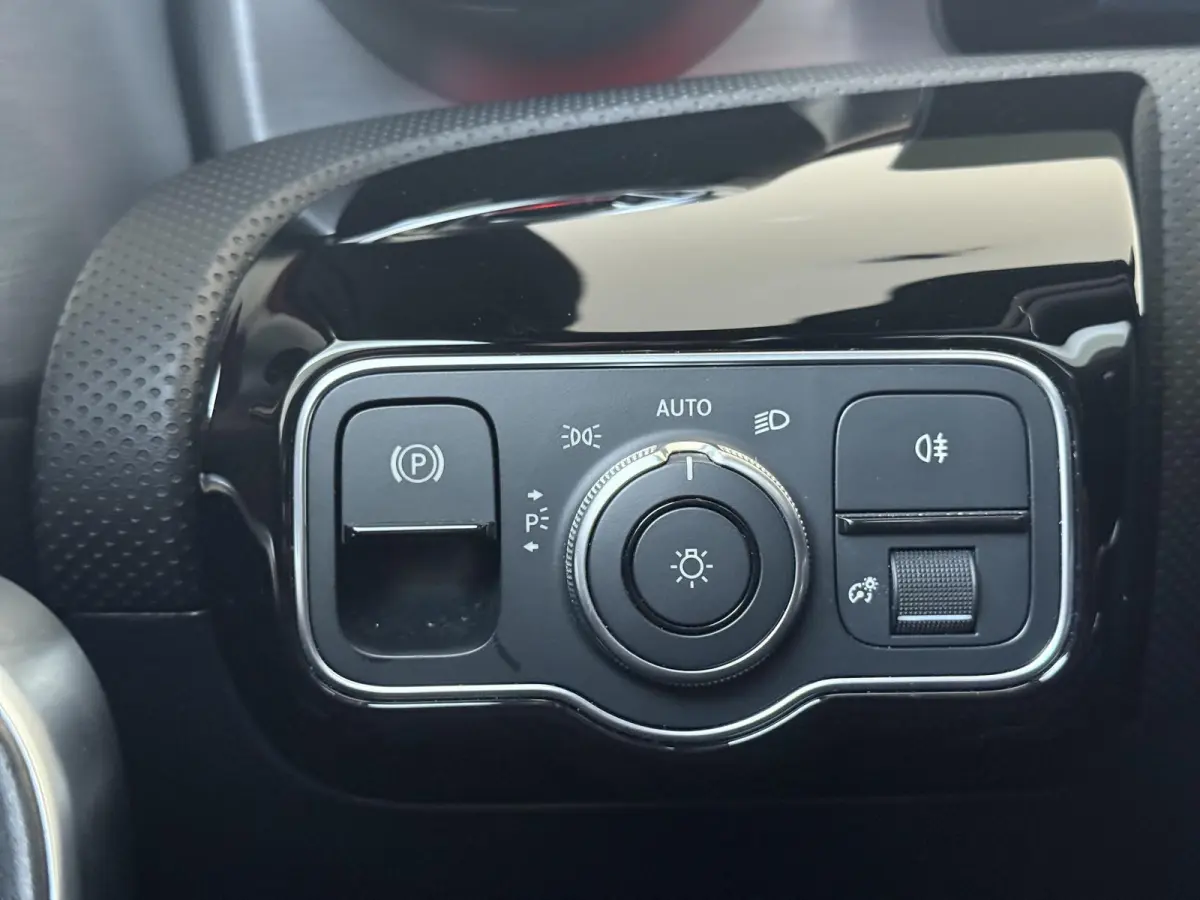180 Business Solution AMG Premium Plus /Panoramadak /Memory /Keyless /Night-Pakket