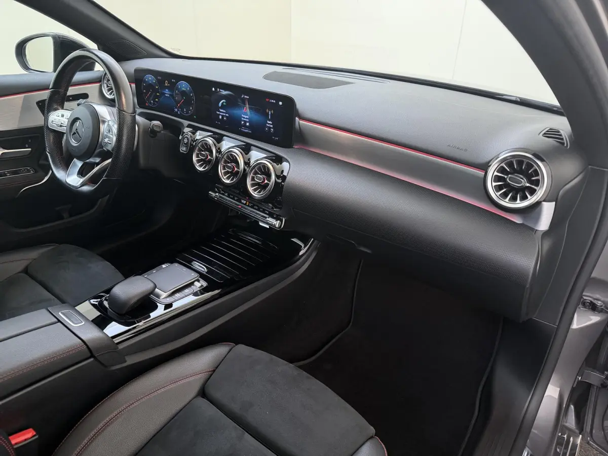 180 Business Solution AMG Premium Plus /Panoramadak /Memory /Keyless /Night-Pakket