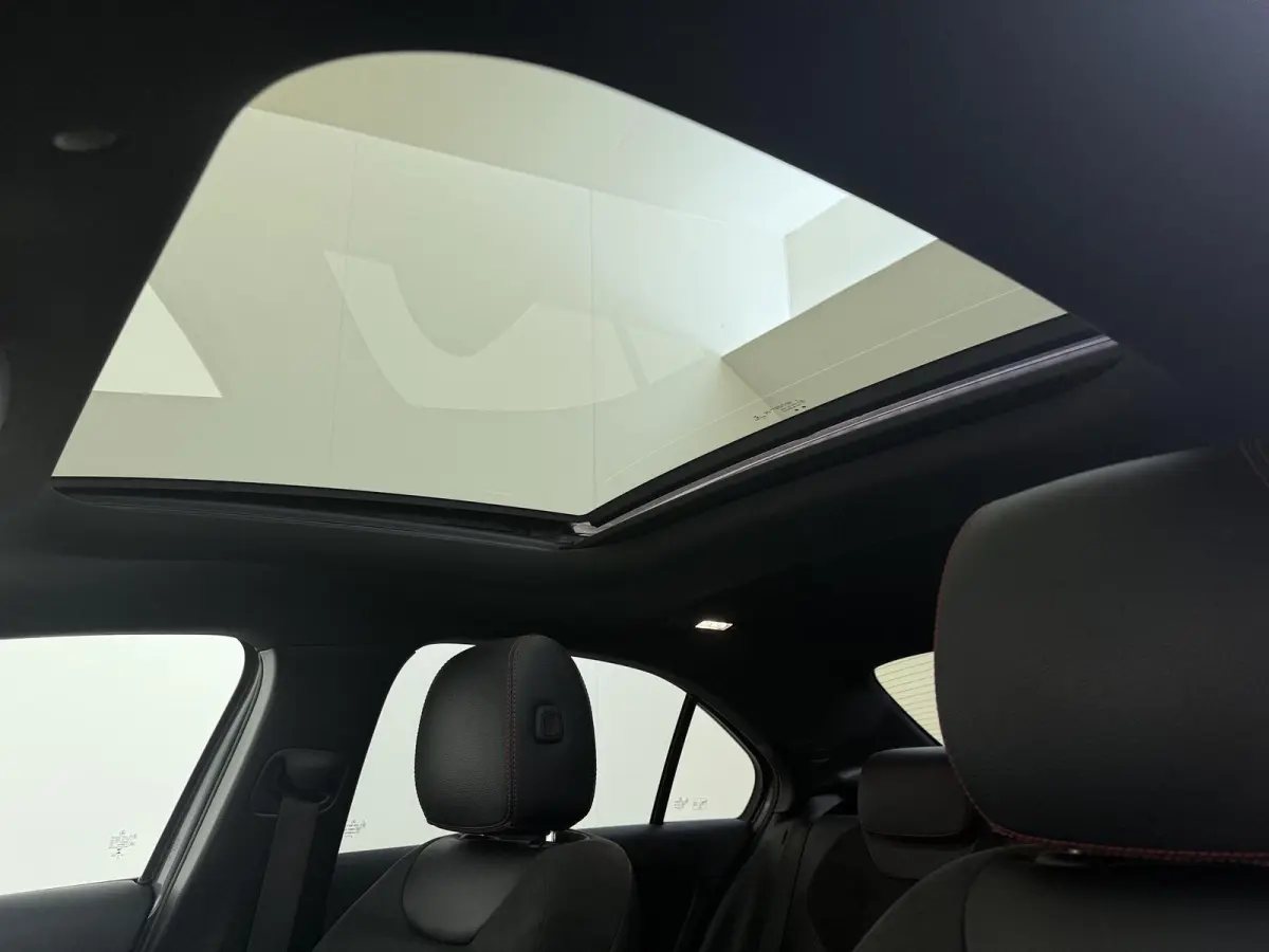 180 Business Solution AMG Premium Plus /Panoramadak /Memory /Keyless /Night-Pakket