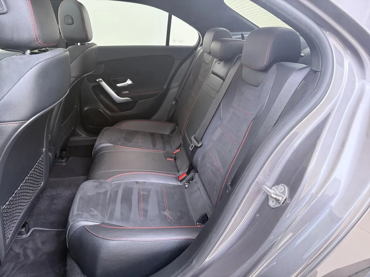 180 Business Solution AMG Premium Plus /Panoramadak /Memory /Keyless /Night-Pakket