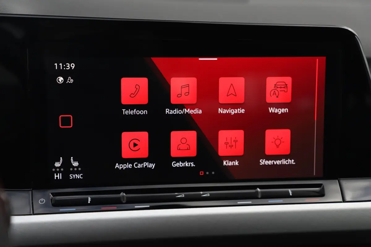 1.0 TSI Life Business 17 inch LMV ErgoComfort Stoelen Navigatie Achteruitrijcamera Carplay Android Sfeerverlichting Adaptive Cruise Clima