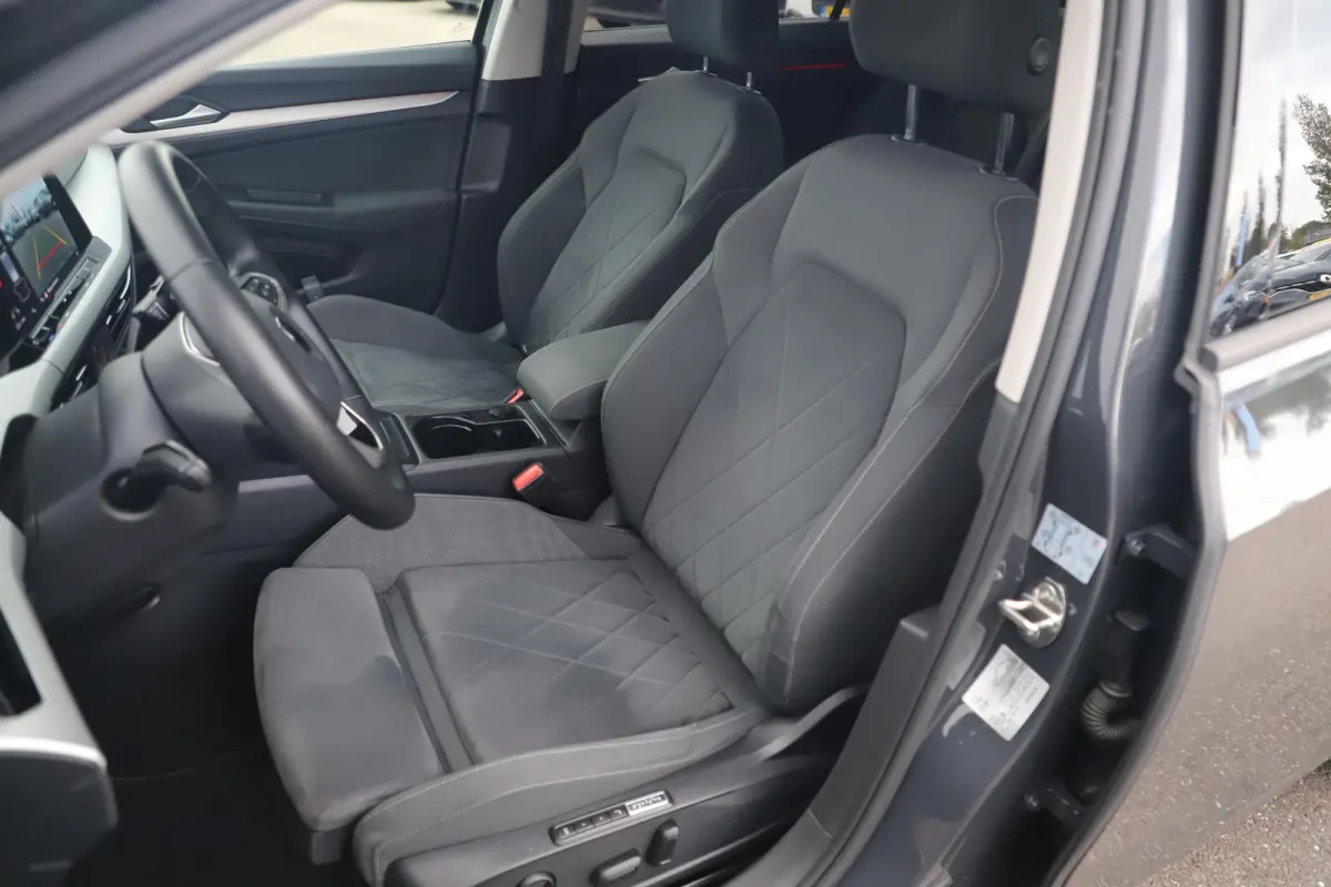 1.0 TSI Life Business 17 inch LMV ErgoComfort Stoelen Navigatie Achteruitrijcamera Carplay Android Sfeerverlichting Adaptive Cruise Clima
