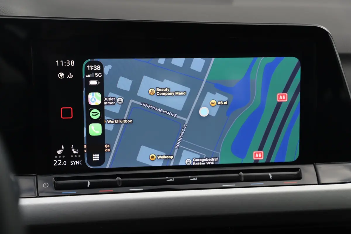 1.0 TSI Life Business 17 inch LMV ErgoComfort Stoelen Navigatie Achteruitrijcamera Carplay Android Sfeerverlichting Adaptive Cruise Clima