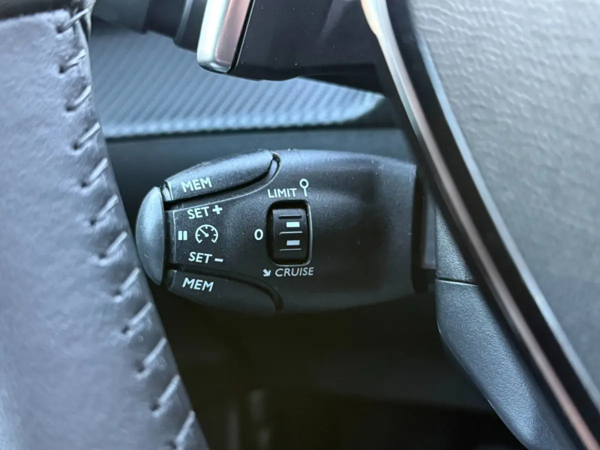 1.2 Hybrid 145PK Allure | Carplay | Rijstrooksensor