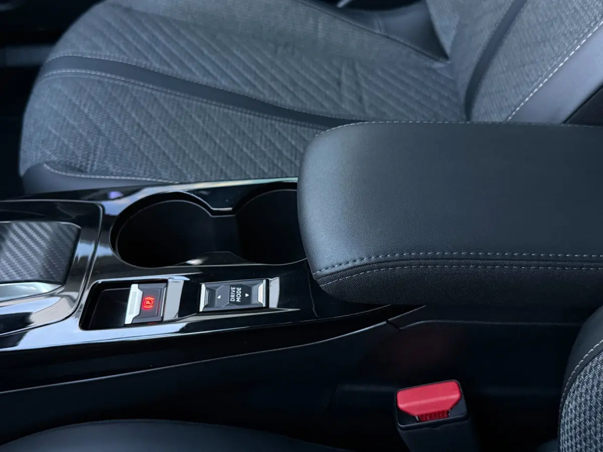 1.2 Hybrid 145PK Allure | Carplay | Rijstrooksensor
