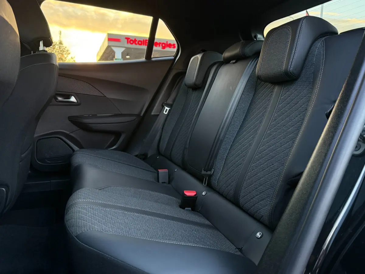 1.2 Hybrid 145PK Allure | Carplay | Rijstrooksensor