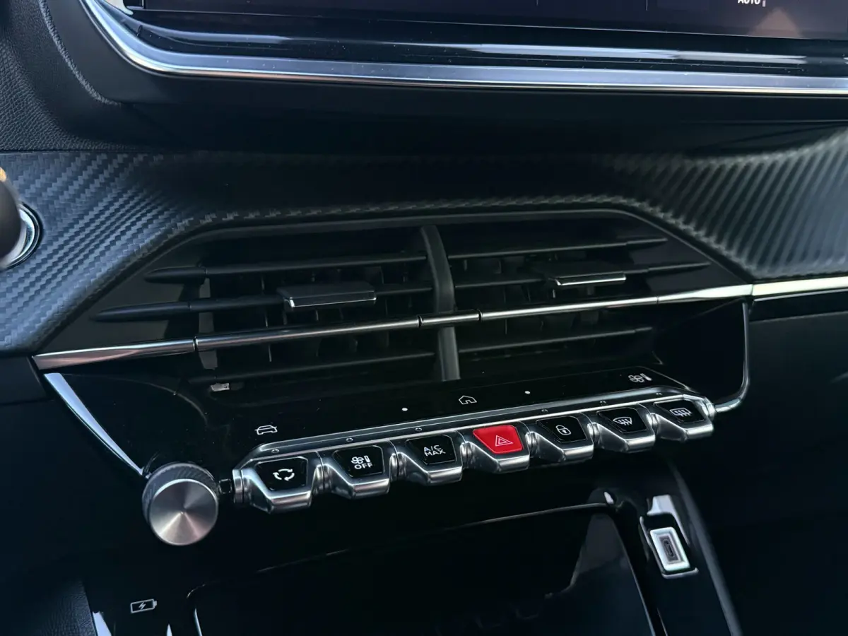 1.2 Hybrid 145PK Allure | Carplay | Rijstrooksensor