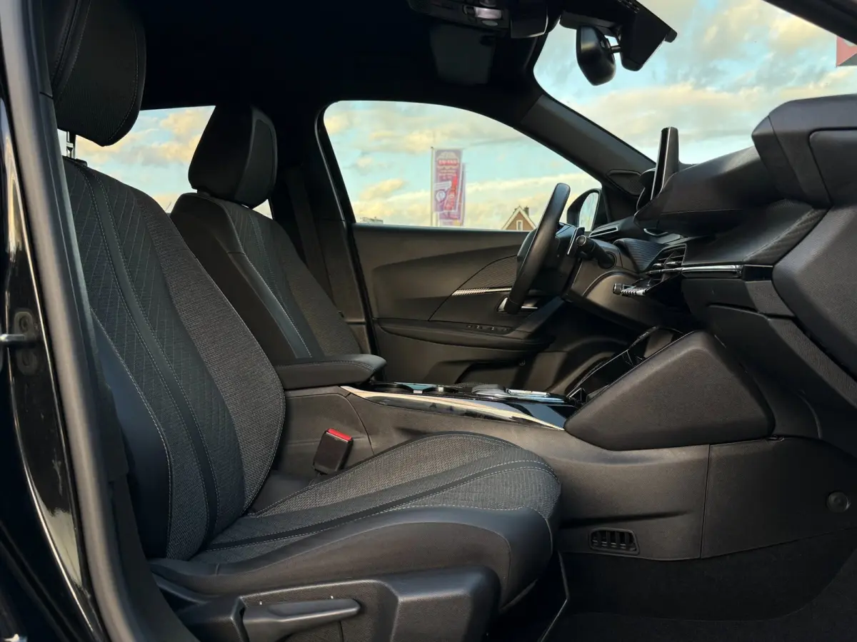 1.2 Hybrid 145PK Allure | Carplay | Rijstrooksensor